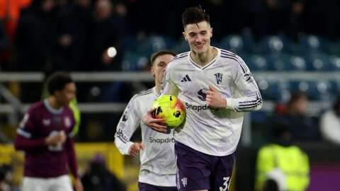 Benjamin Sesko không đủ ‘trình’ đá cho MU?